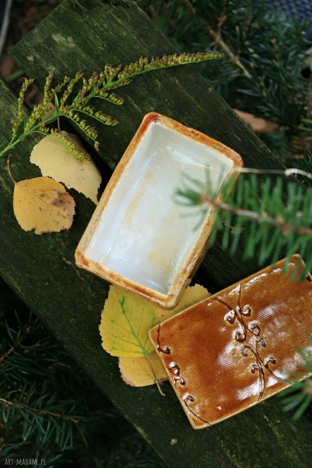 Szkatułka z koronką - pojemnik na biżuterię z ceramiki handmade