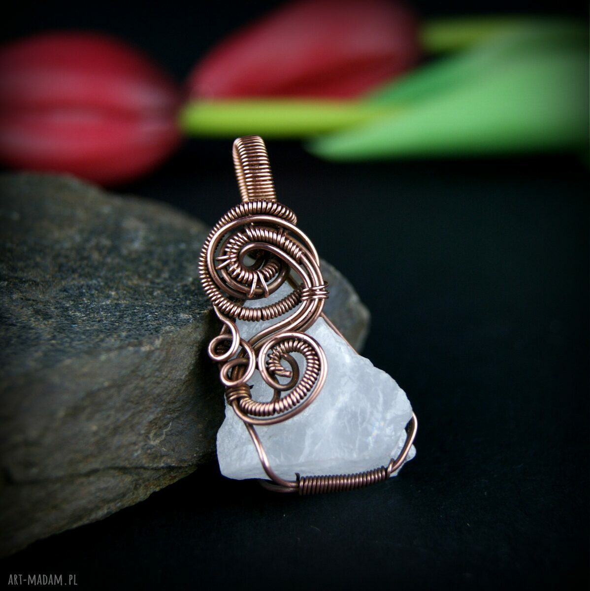Wisiorek z kryształem górskim w miedzianej oprawie - wire wrapping
