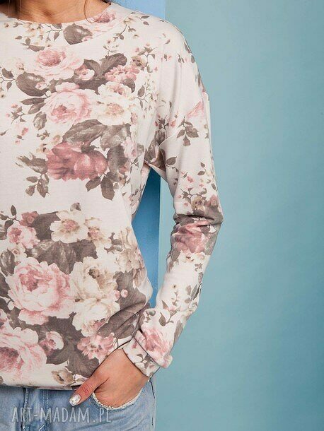 sweter z kwiatowym wzorem