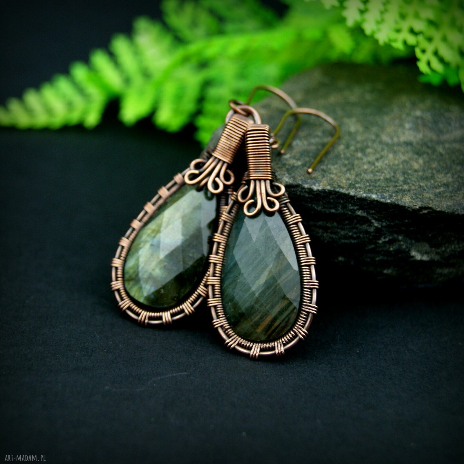 Wiszące kolczyki z labradorytem - miedziane wire wrapping