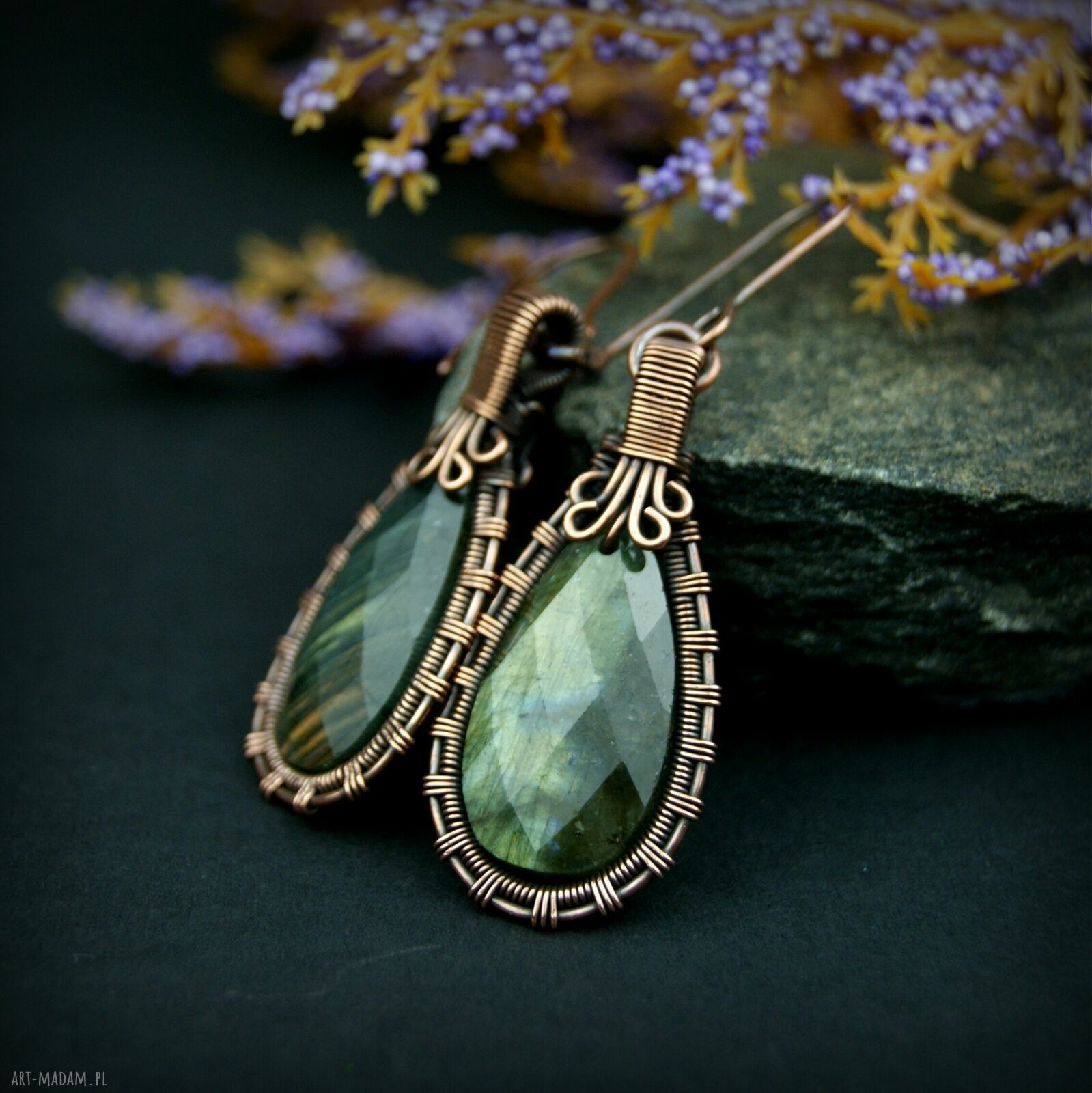 Wiszące kolczyki z labradorytem - miedziane wire wrapping