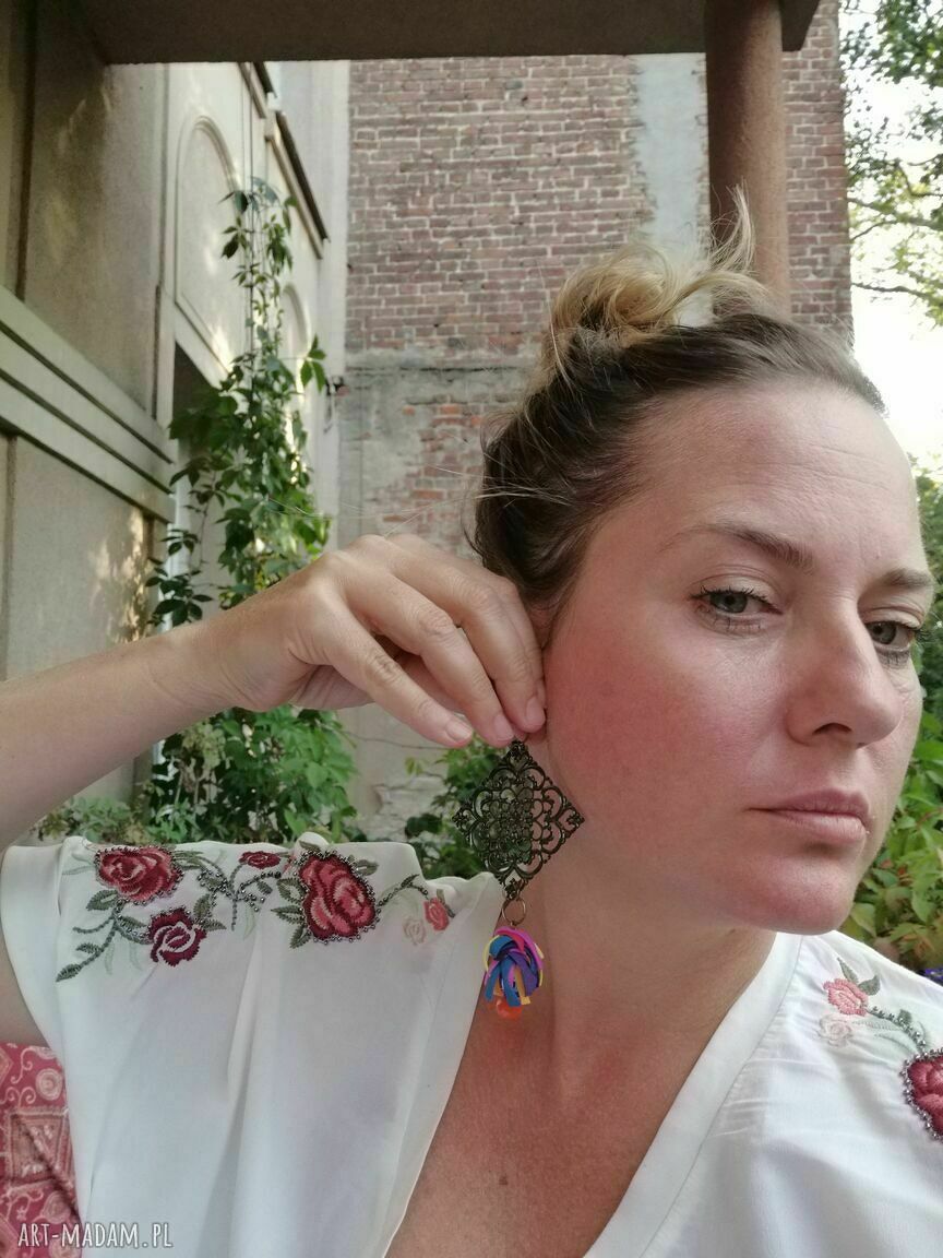 Duże, lekkie klipsy boho z kwiatami Fridy i żółtymi chwostami