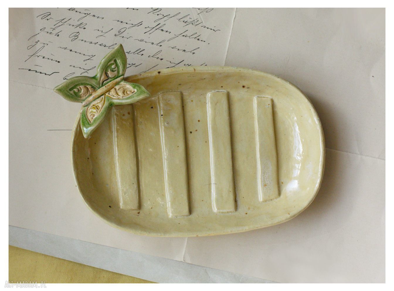 Mydelniczka z motylem - ceramika handmade