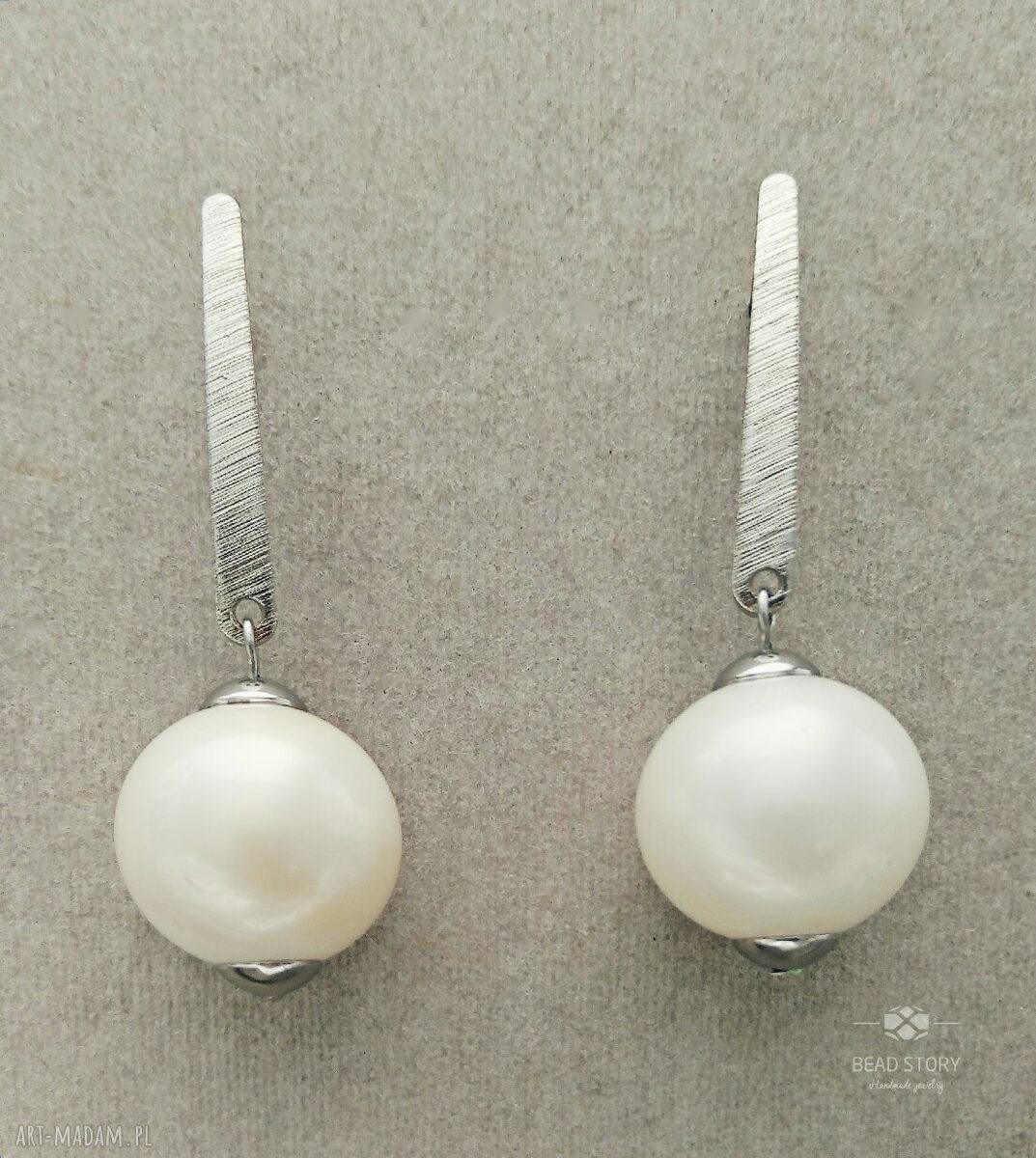 Kremowe kolczyki z perłą Majorca - elegancja na wkrętce (4,5 cm)
