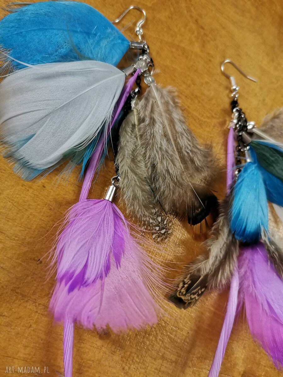 Kolczyki z długimi piórami etno boho - lekkie i kolorowe