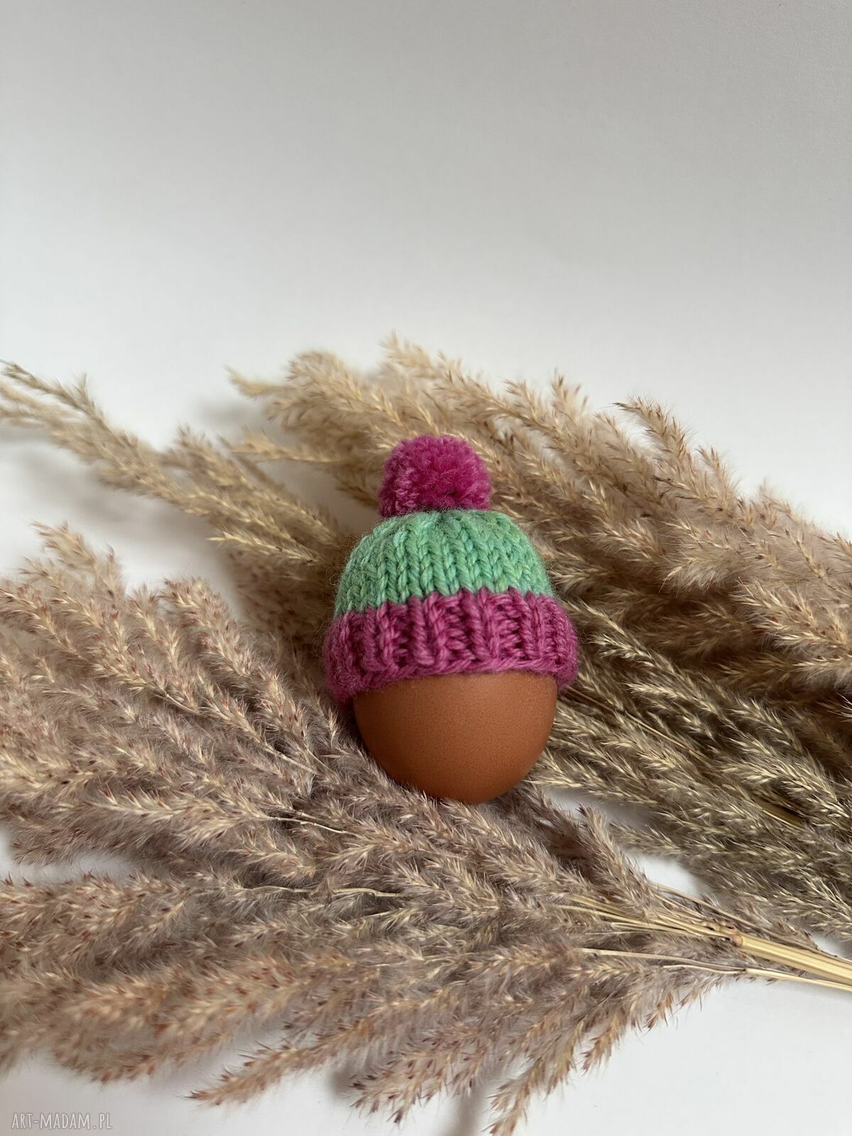 Czapeczka z pomponem na jajka wielkanocne - 1 szt.