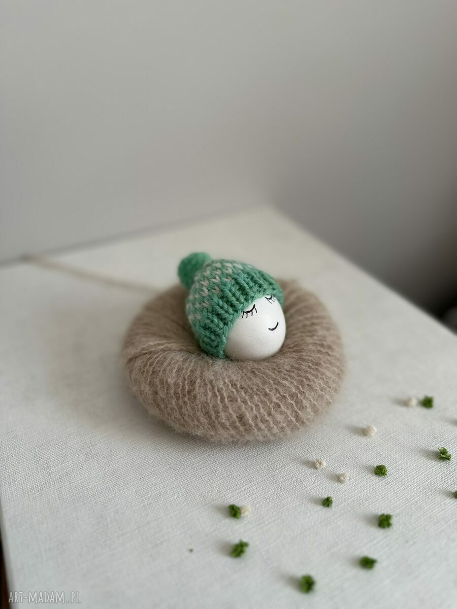 Czapeczka z pomponem na jajka wielkanocne - 1 szt. (ręcznie robiona z owczej wełny)