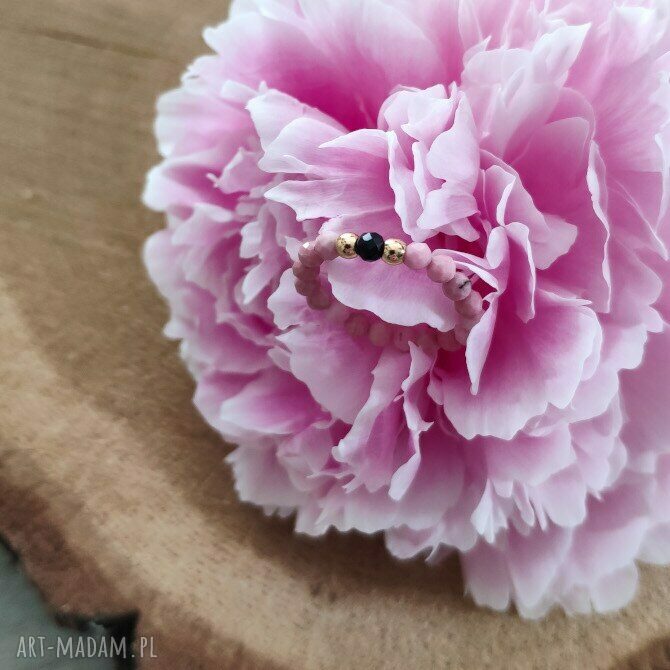 Pierścionek z rodonitem i onyksem - Cherry Blossom V