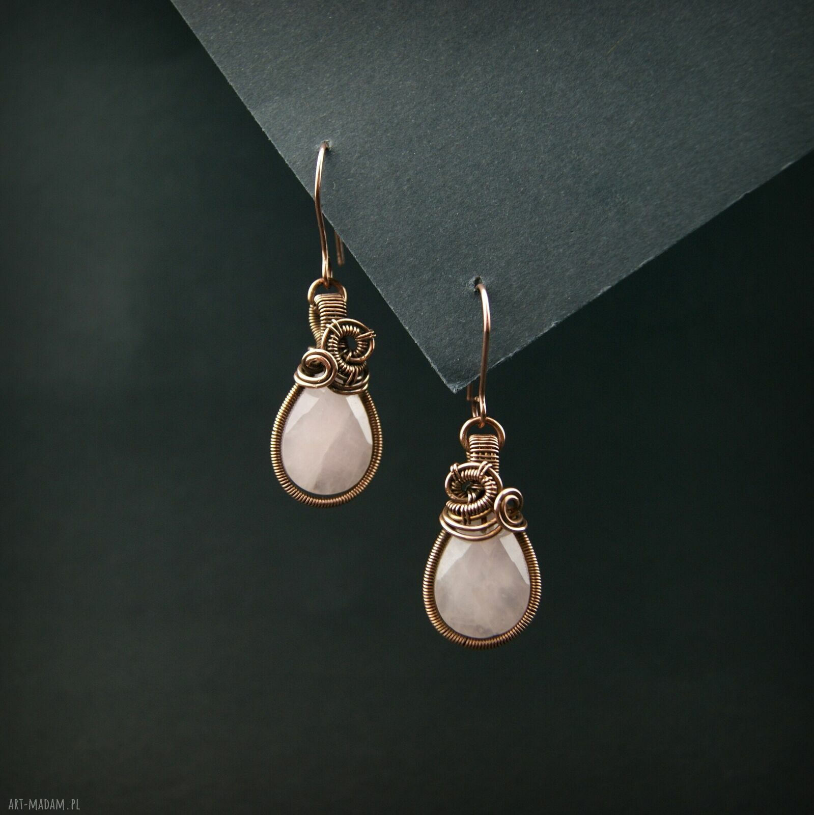 Kolczyki z różowym kwarcem - miedziane wire wrapping, wiszące, ręcznie robione