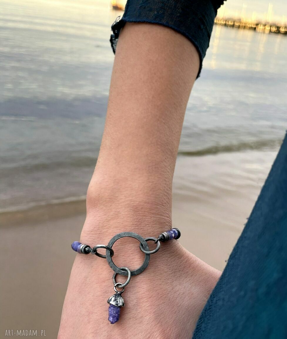 Bransoletka z tanzanitem Talizman Harmonii charms
