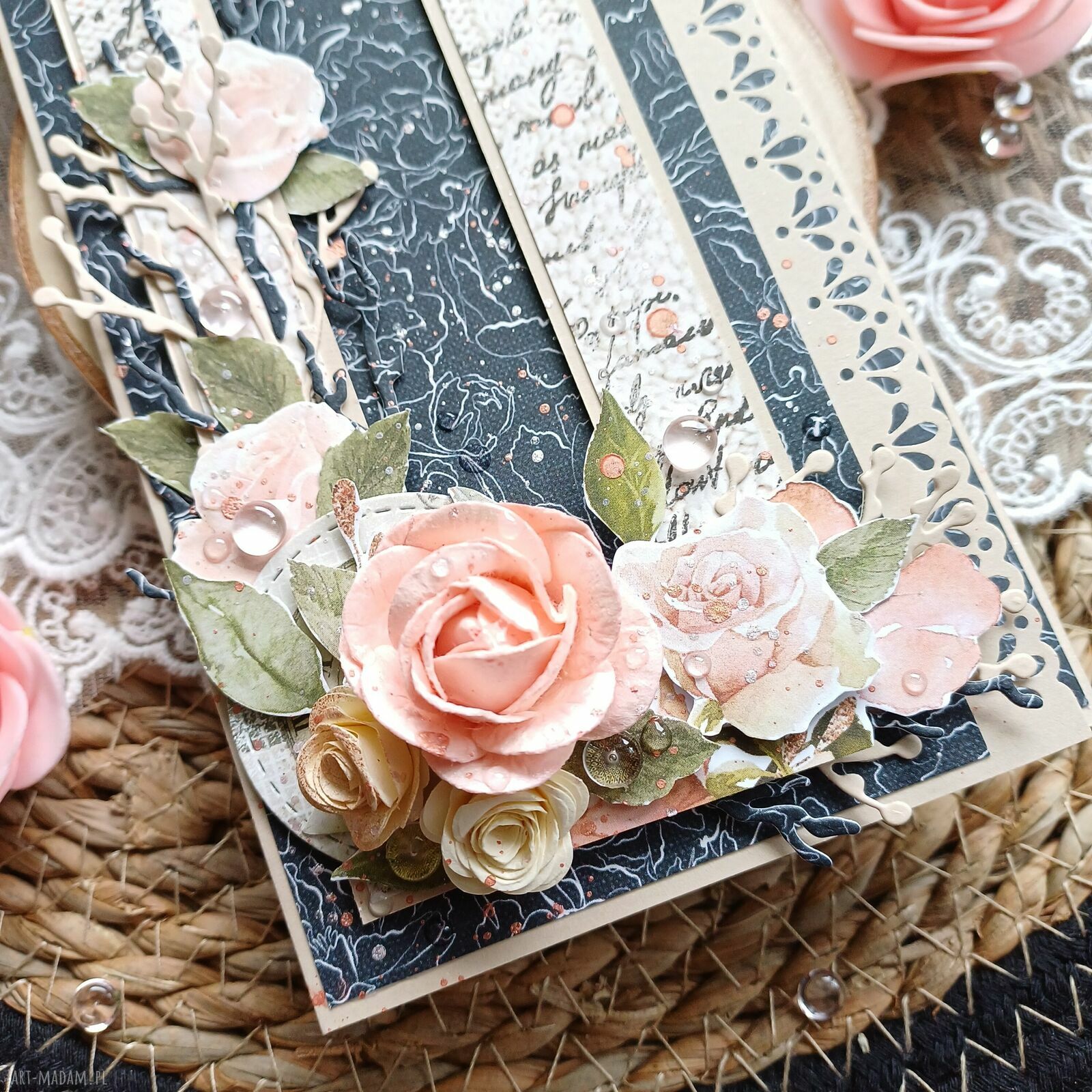 Kartka scrapbooking z różami i tekstem motywacyjnym na wiele okazji