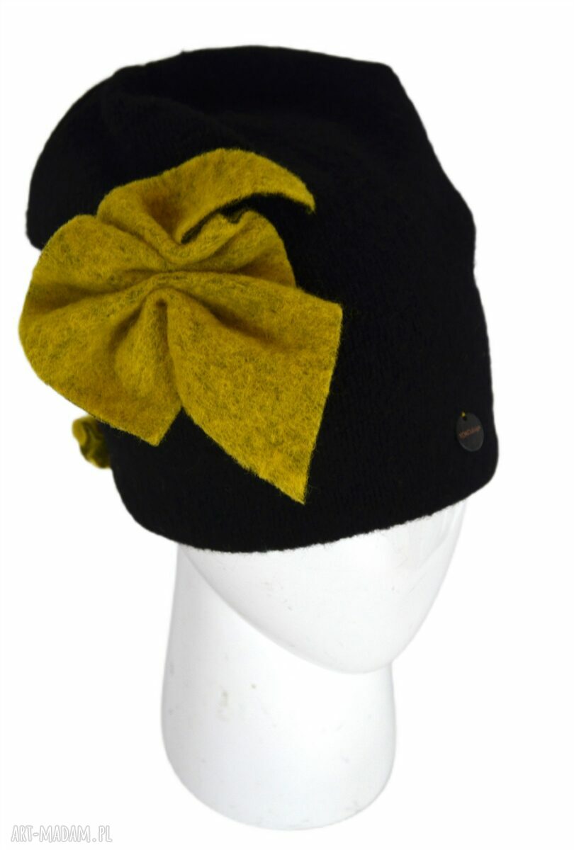 Ręcznie szyta czapka z włoskiej wełny - żółto-czarna 55-56 cm