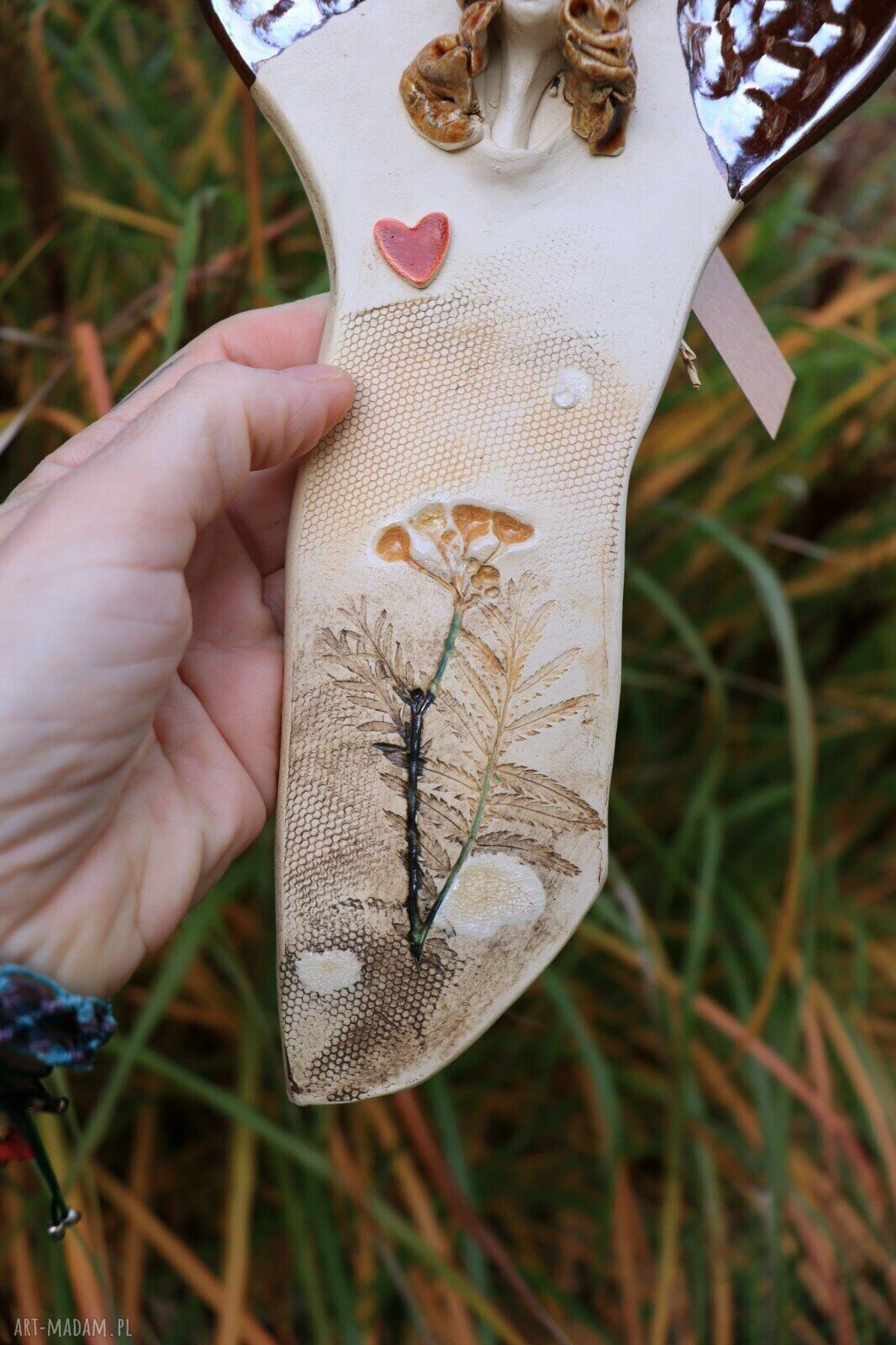 Ceramiczny Anioł z Wrotyczem do zawieszenia - Enio Art, 24 cm
