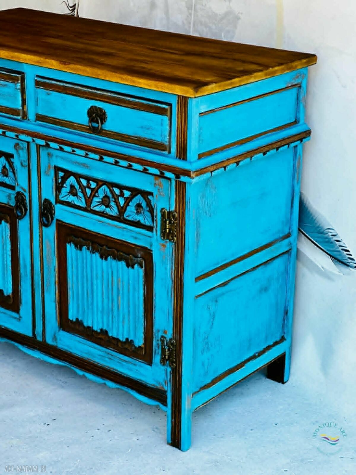 Komoda z wzorami - kolorowa shabby chic z oryginalnymi uchwytami