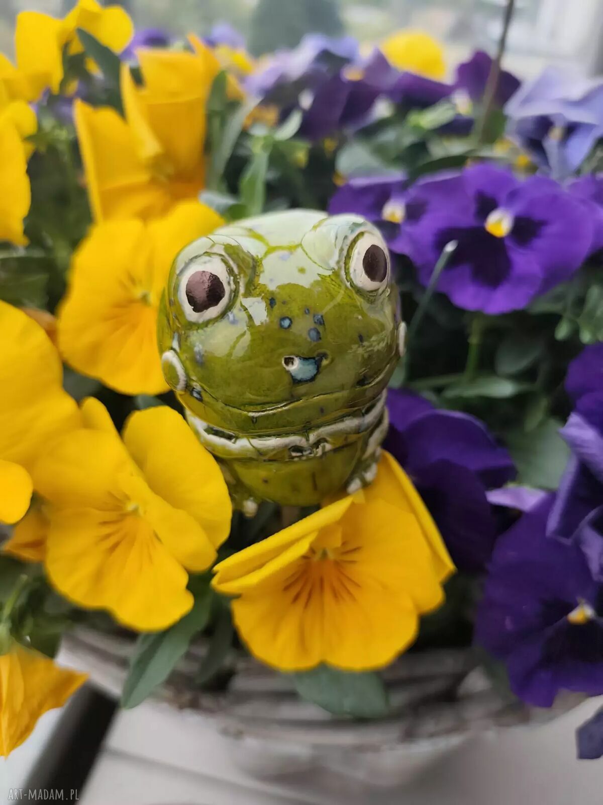 Ręcznie robiona zielona żabka ceramiczna do doniczki