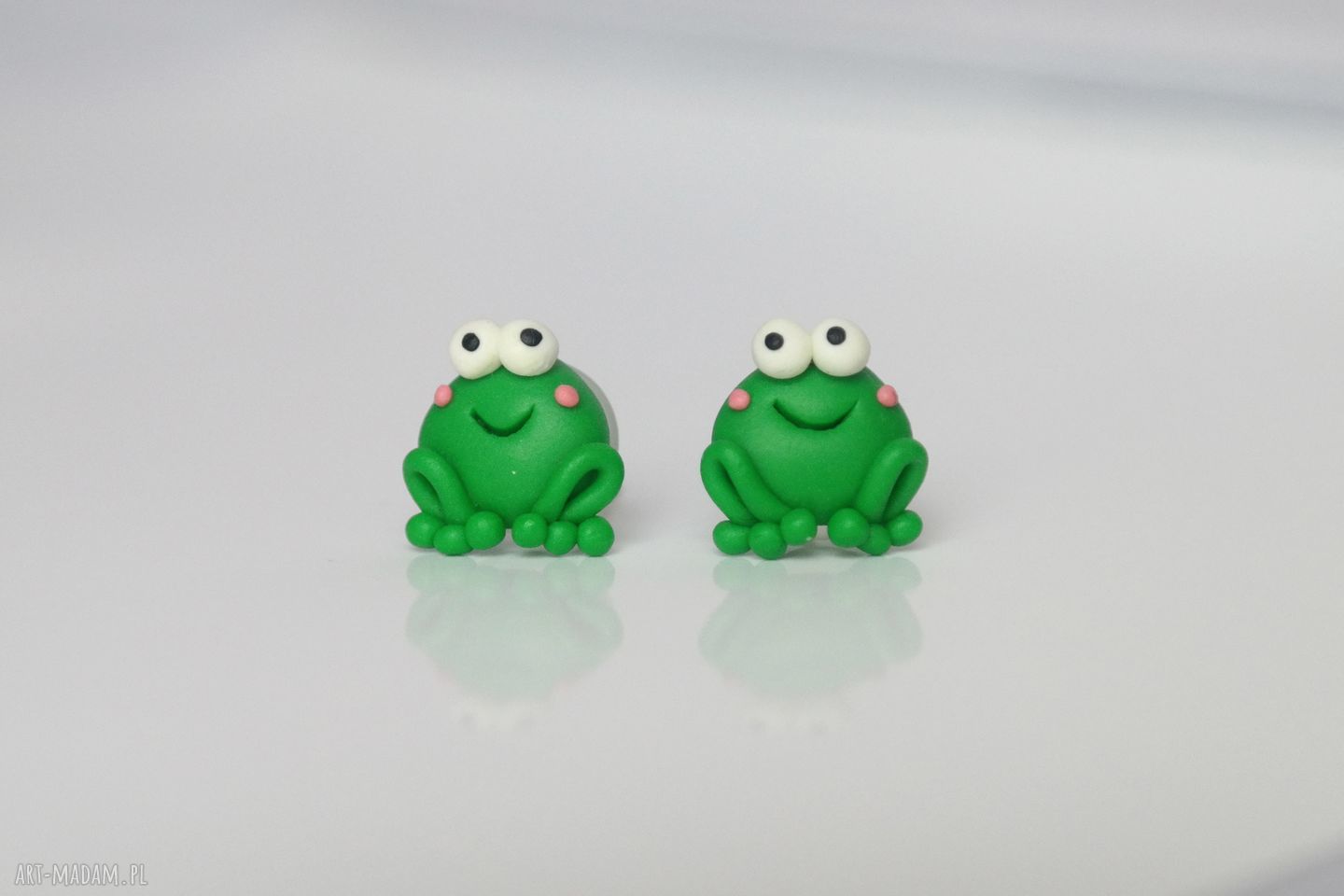Kolczyki żabki Kawaii ręcznie robione z Fimo i antyalergiczne końcówki