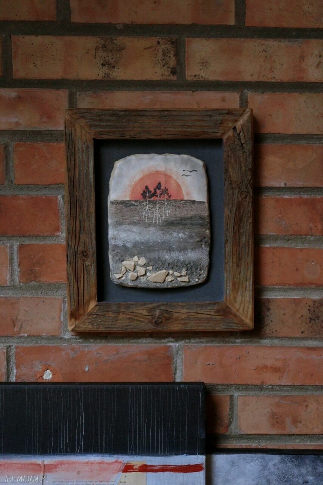 Ceramiczny obraz w ramie - zachód słońca z angobów i szkliwa strukturalnego