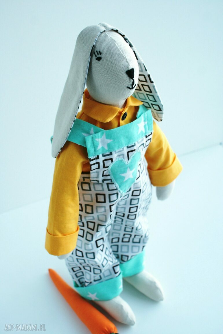 Wielkanocny zając Tilda z marchewką 40 cm - ręcznie szyty pluszak dla dziecka