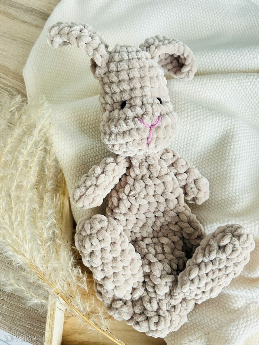 Beżowy zajączek szydełkowy - przytulanka na szydełku ok. 32 cm