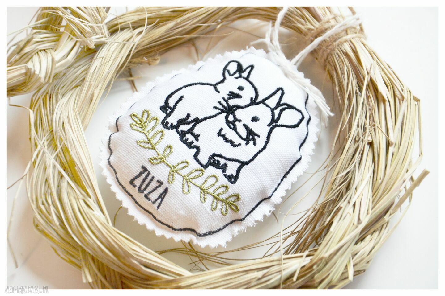 Personalizowane zajączki wielkanocne - haftowane jajko z imieniem