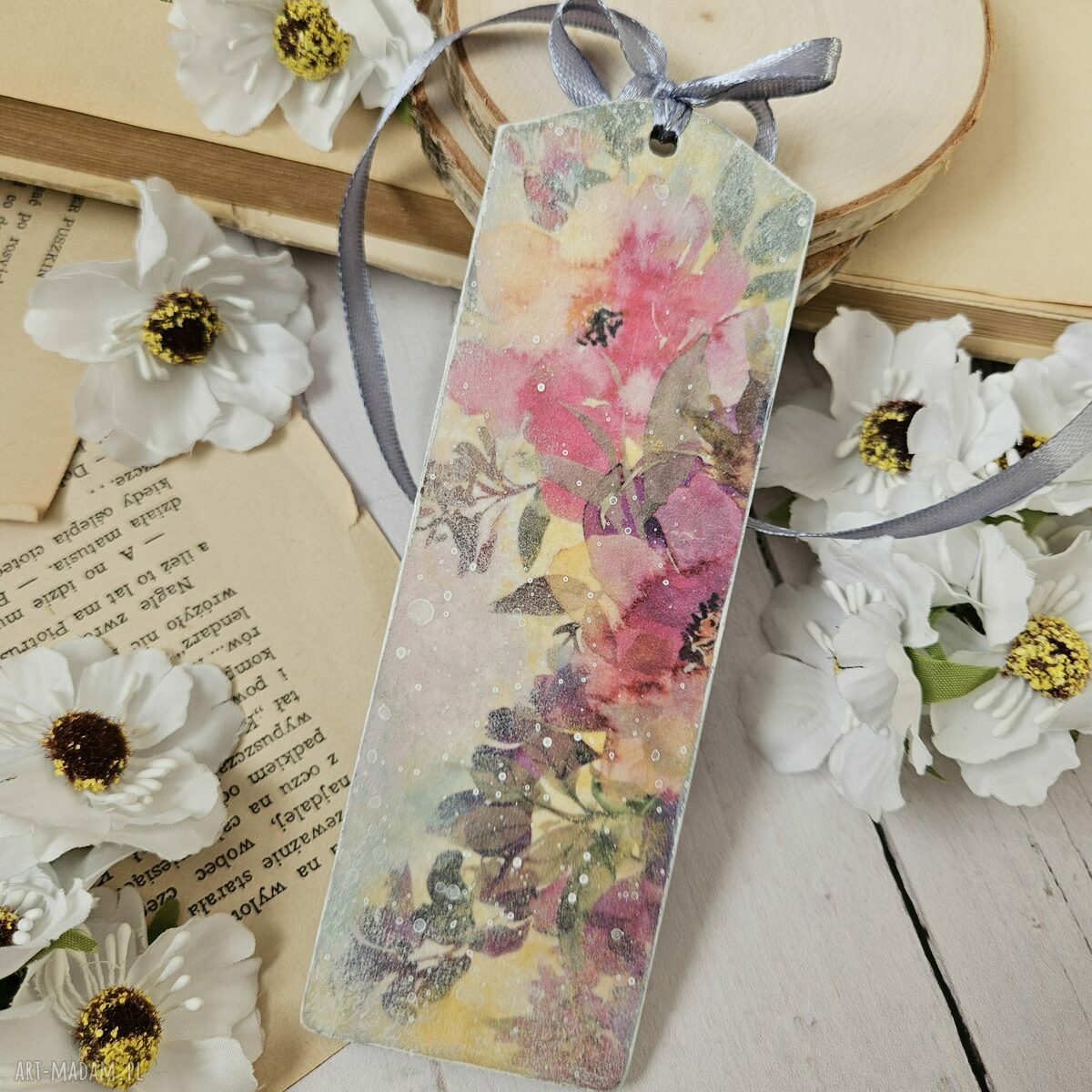 Zakładka decoupage z pieskiem - kolorowe kwiaty z drugiej strony