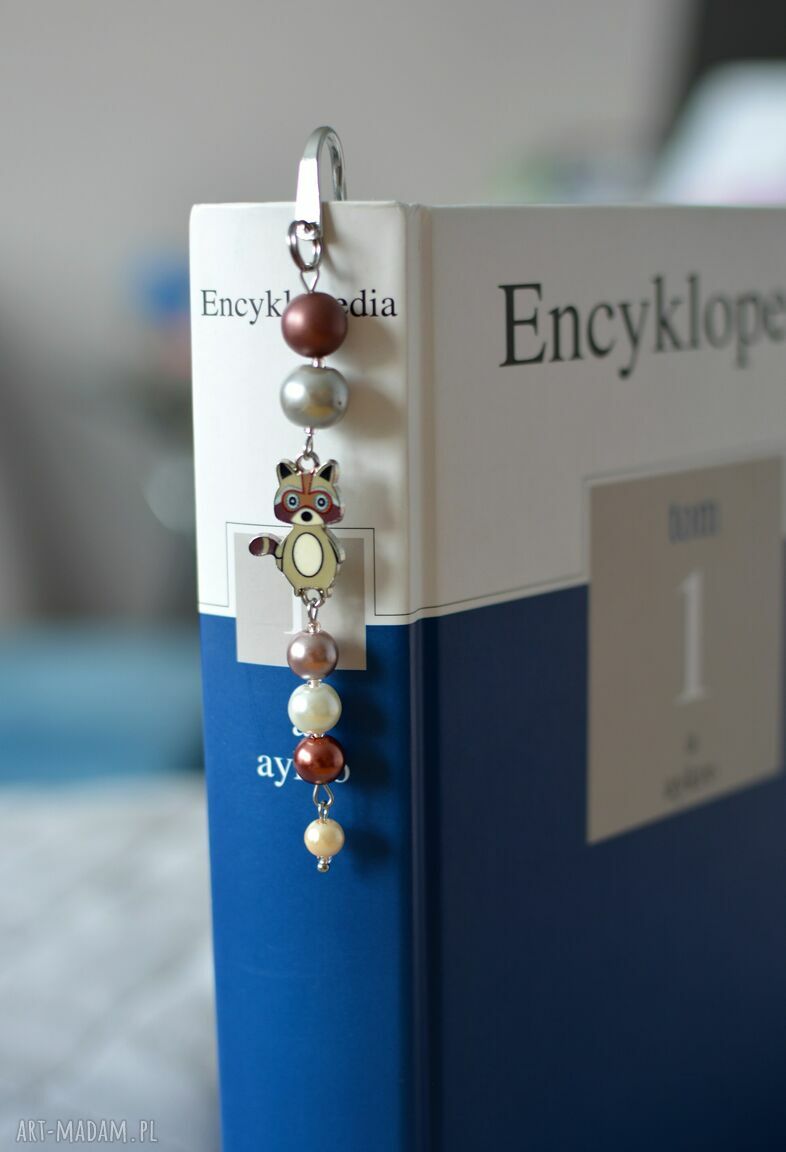 Zakładka do książki Szop beżowy - leśne zwierzęta z perełek (handmade)