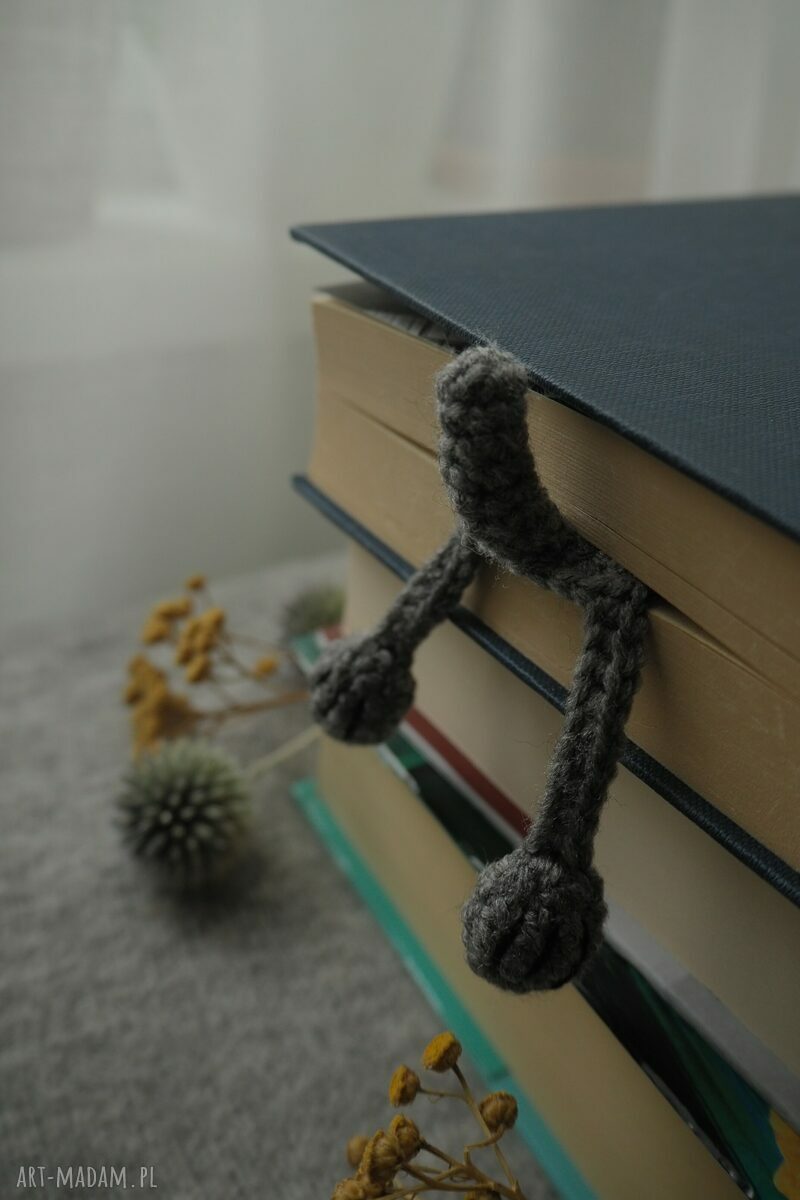 Zakładka do książki szary buldog na szydełku - handmade