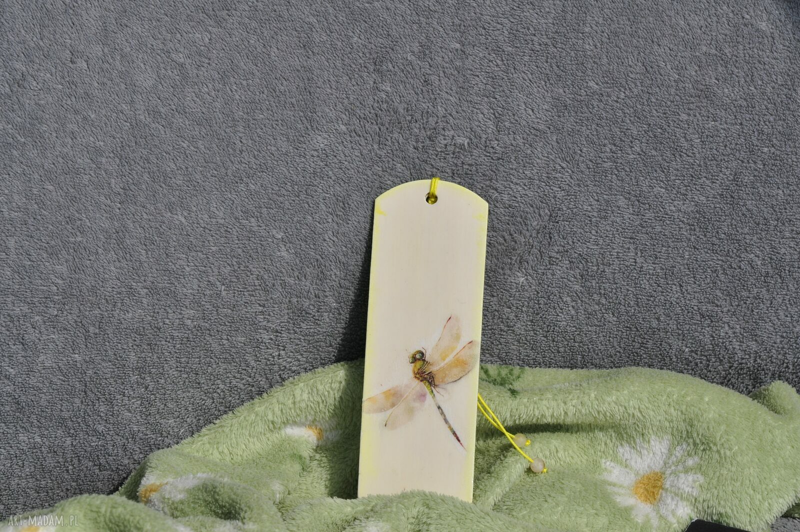Drewniana zakładka do książki z decoupage i cytrynem (makrama)