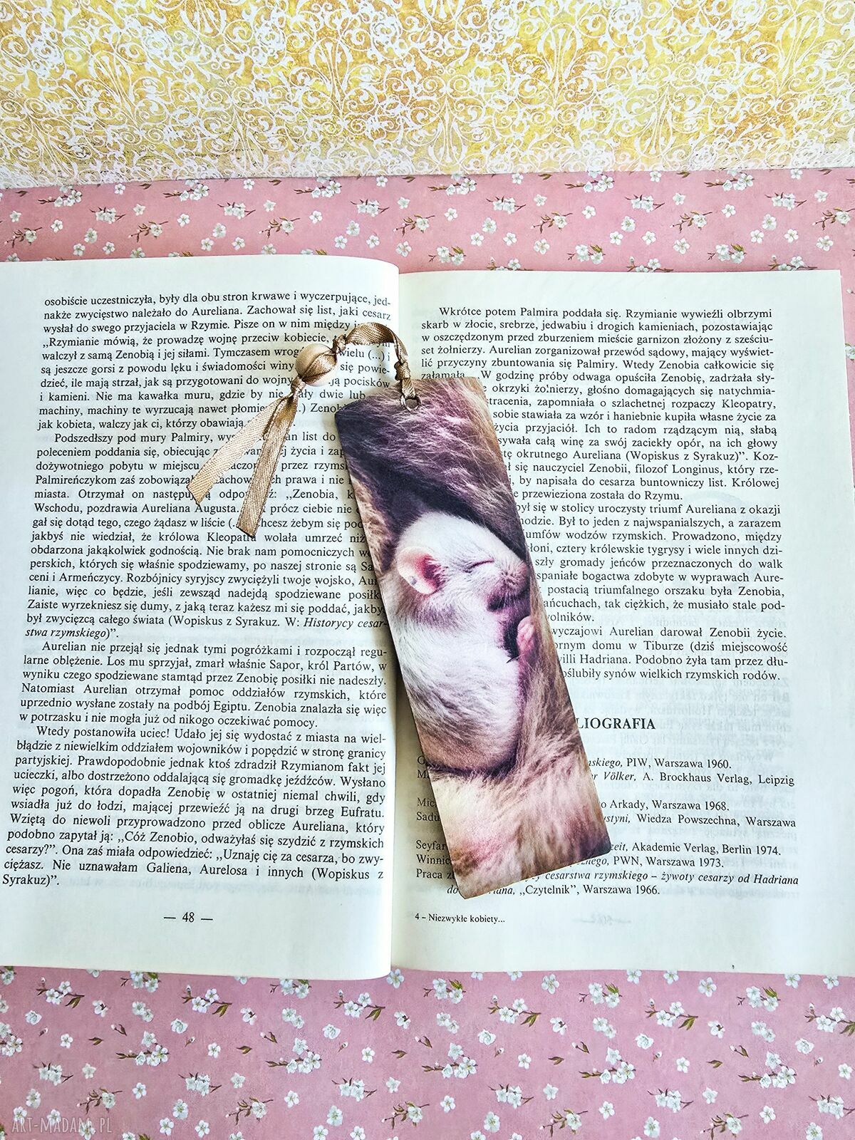 Drewniana zakładka do książki - Słodka myszka z pączkami