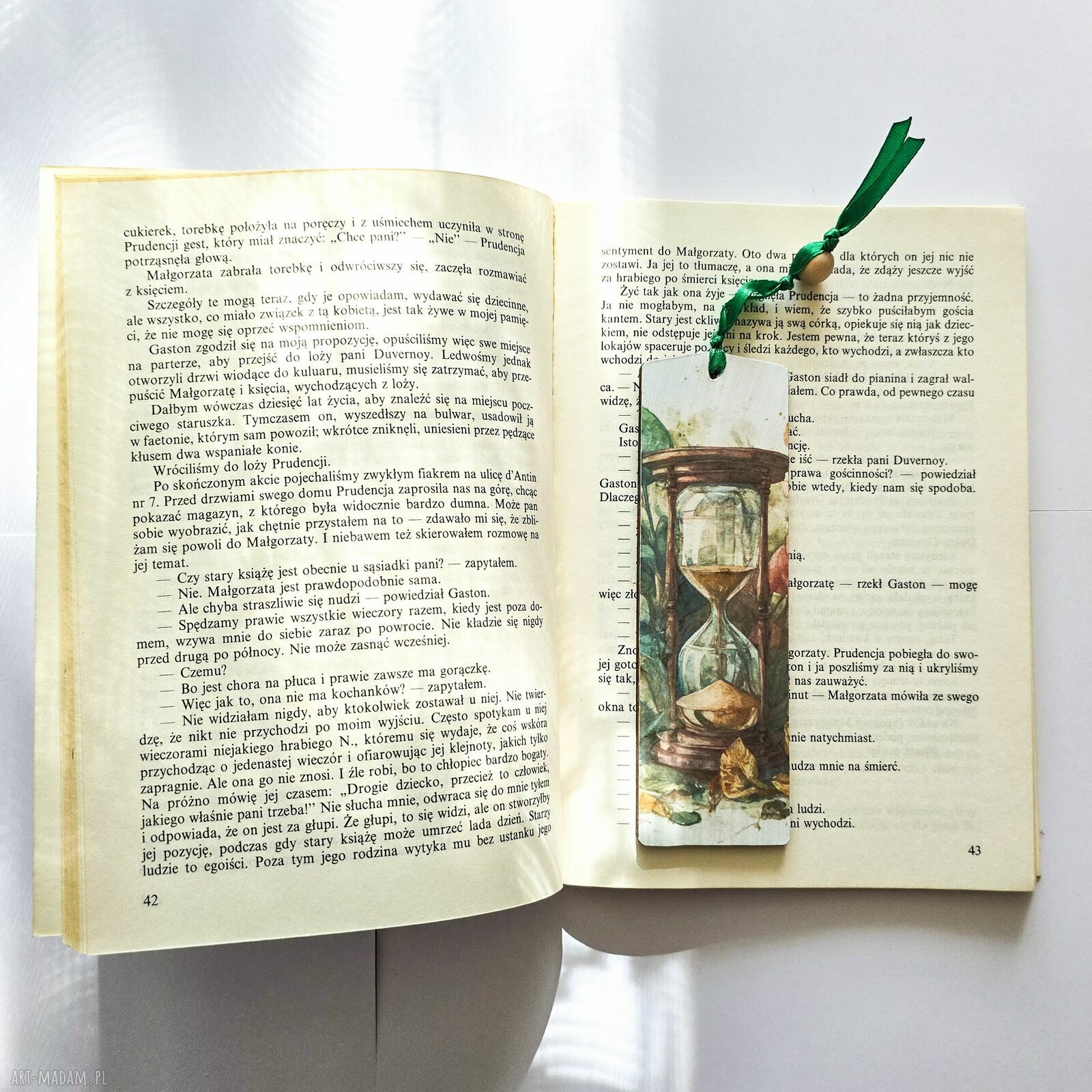 Zakładka do książki - W objęciach czasu dla żony (prezent na emeryturę)
