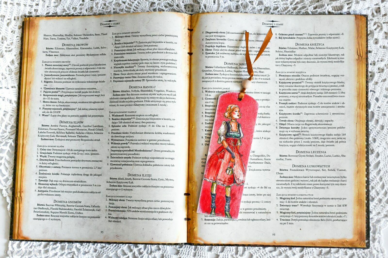 Drewniana zakładka do książki „Makowa Panienka” z makami