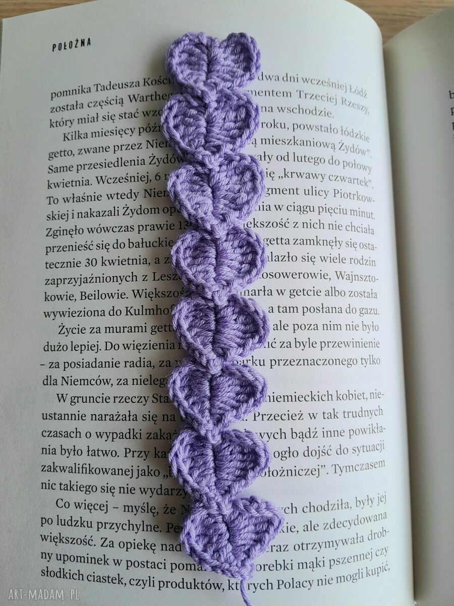 Fioletowa zakładka do książki Serduszka handmade na szydełku