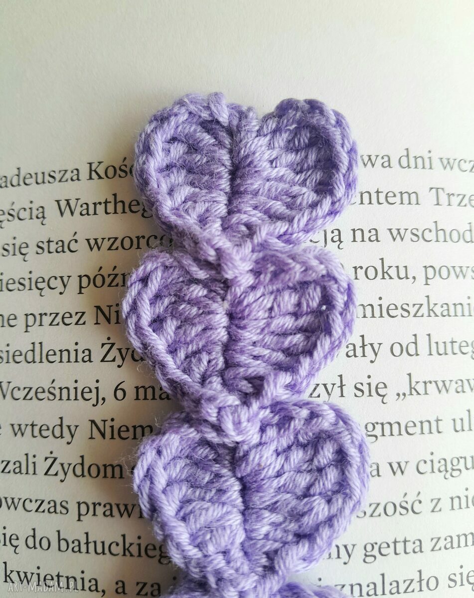 Fioletowa zakładka do książki Serduszka handmade na szydełku