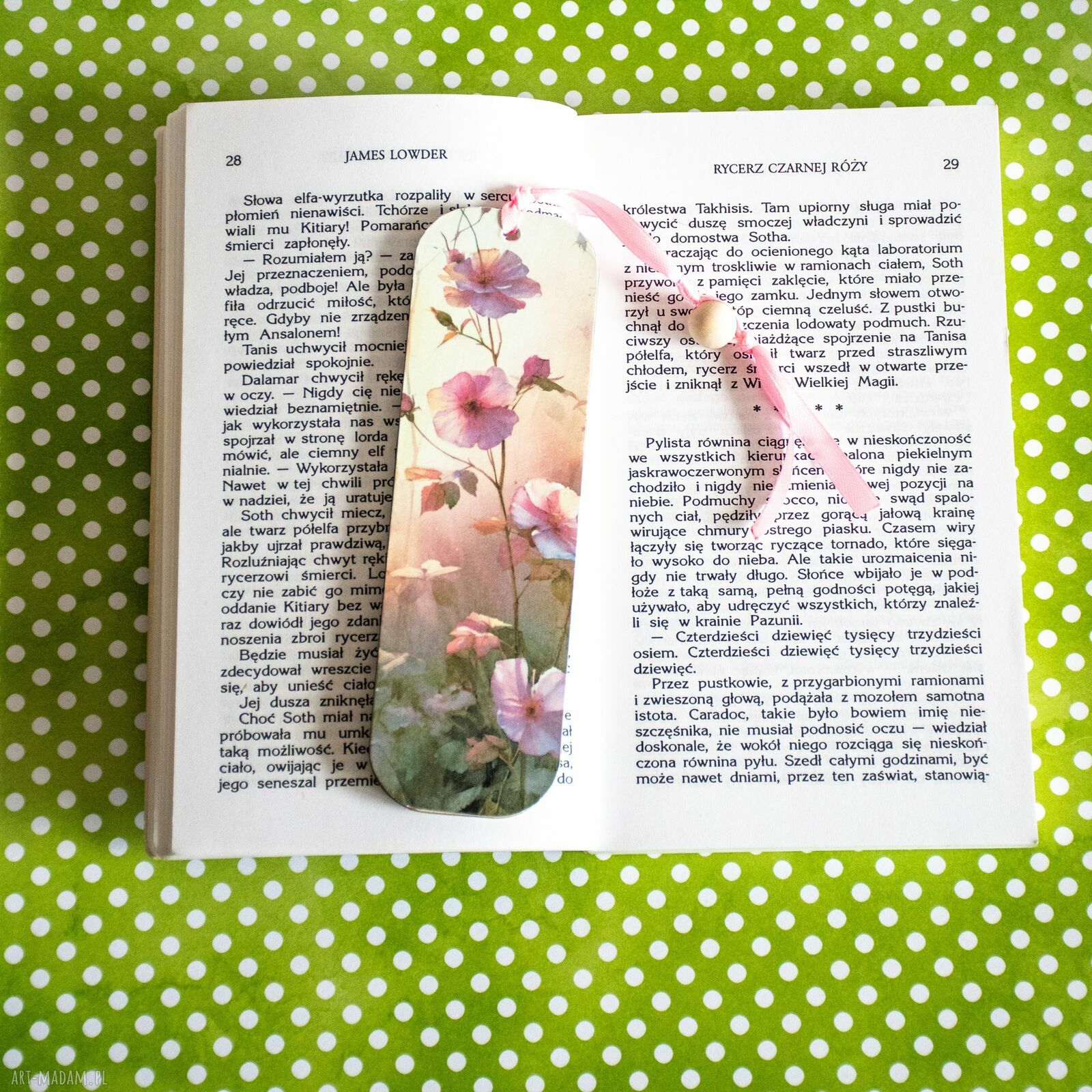 Zakładka do książki Misiu w magicznym ogrodzie - ręcznie robiona z drewna