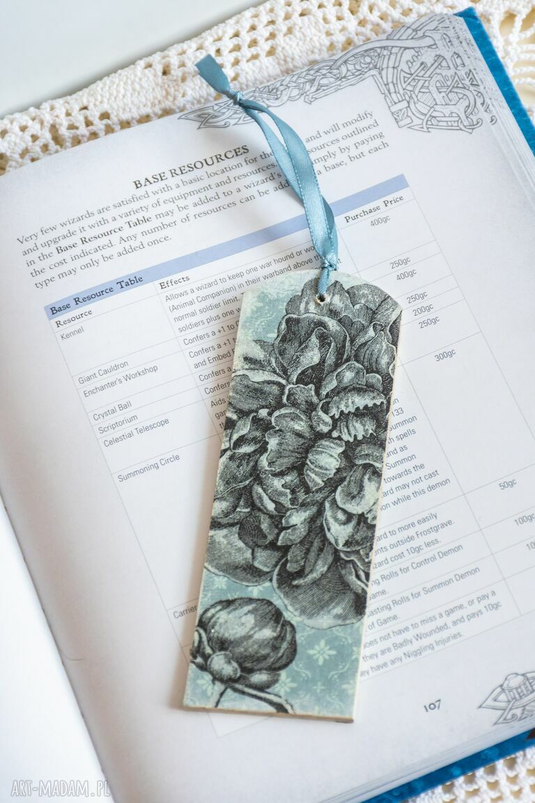 Zakładka do książki Delikatność - peonia i pszczółka w stylu vintage