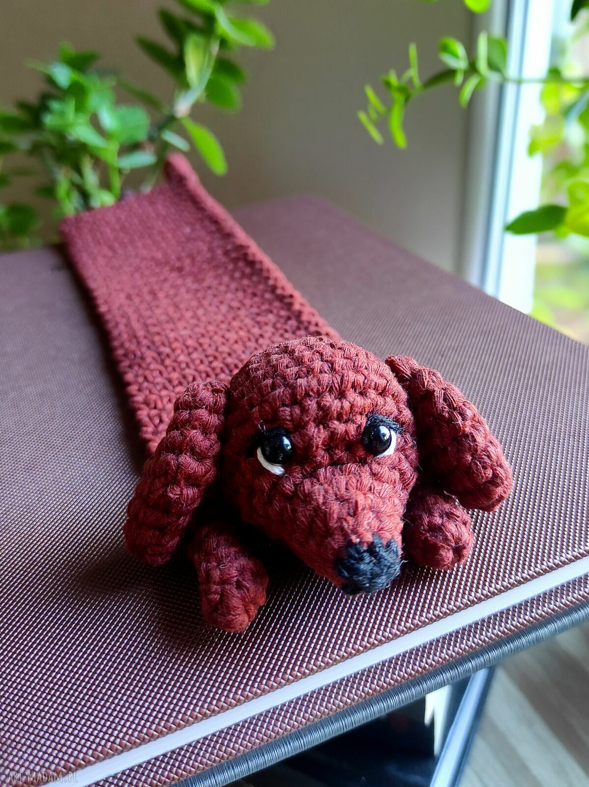 Zakładka do książki - Jamnik Dyzio, Jamniczek (handmade na szydełku)