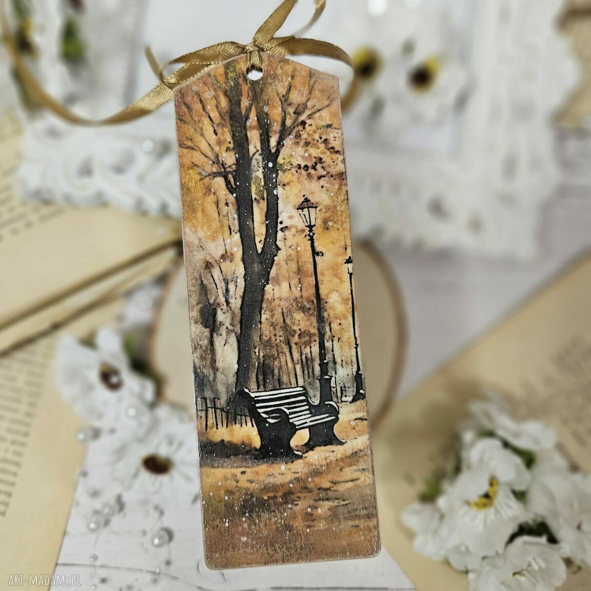 Zakładka jesienna decoupage z liśćmi i widoczkiem - ręcznie robiona