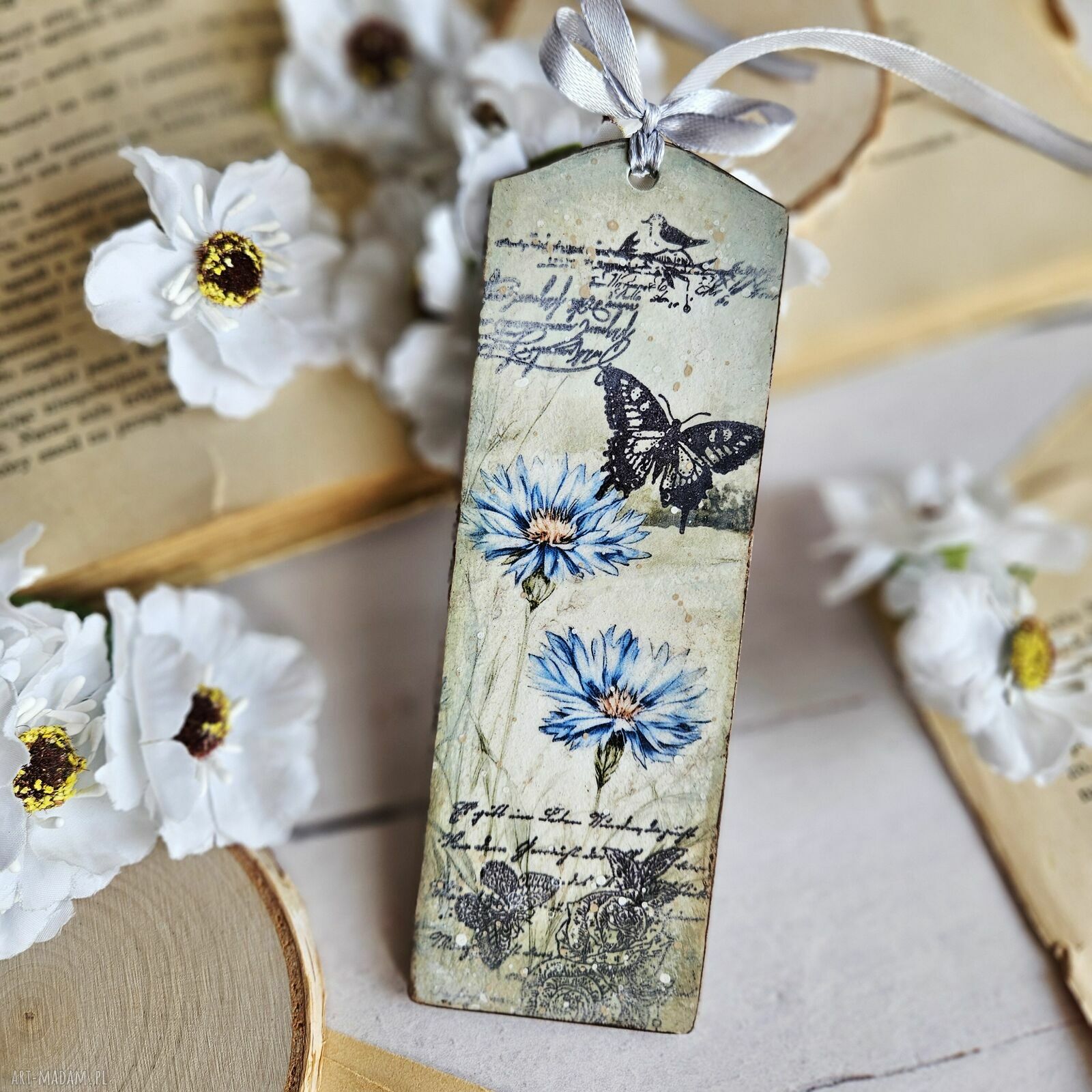 Kwiatowa zakładka do książki w technice decoupage - motyl i kwiaty