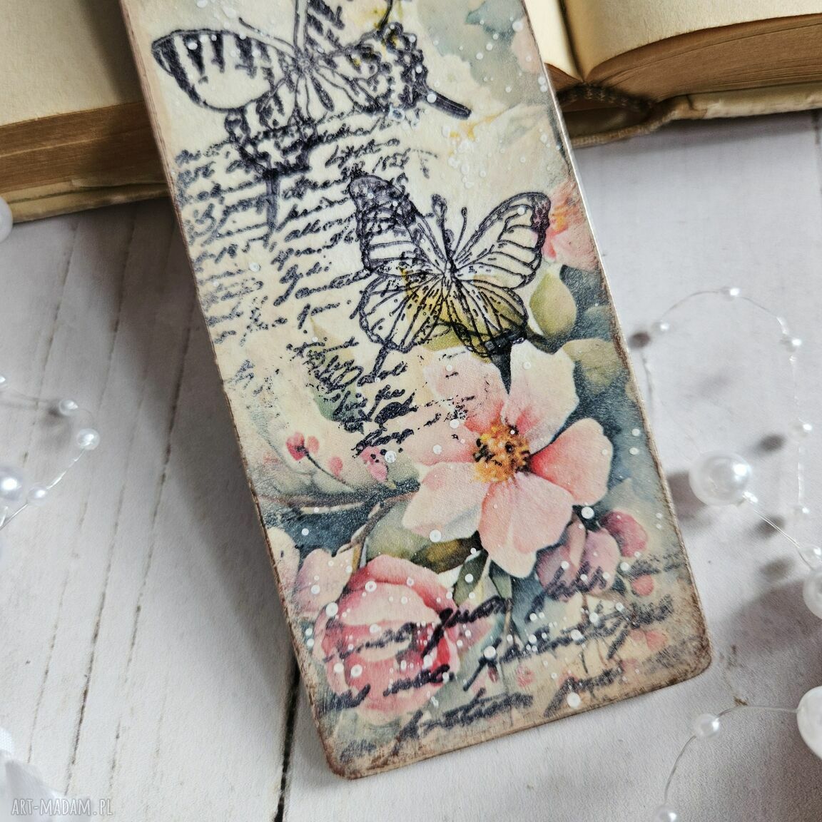 Wiosenna zakładka do książki decoupage - motyle i kwiaty