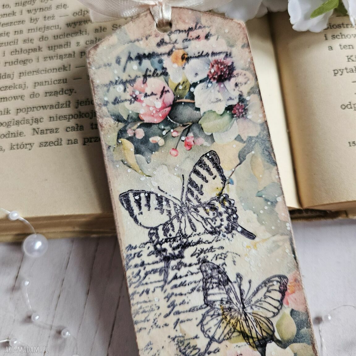 Wiosenna zakładka do książki decoupage - motyle i kwiaty