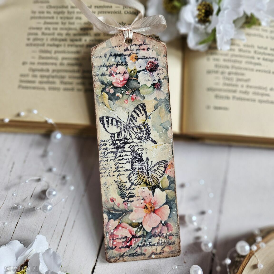 Wiosenna zakładka do książki decoupage - motyle i kwiaty