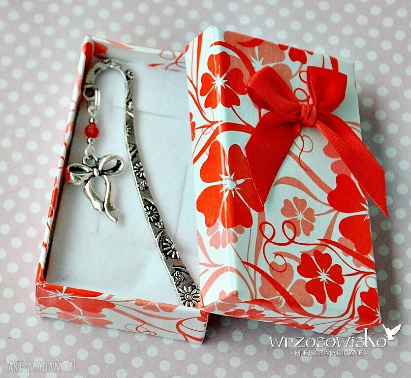 Zakładka kokardką książka kokarda pudełeczko urocza
