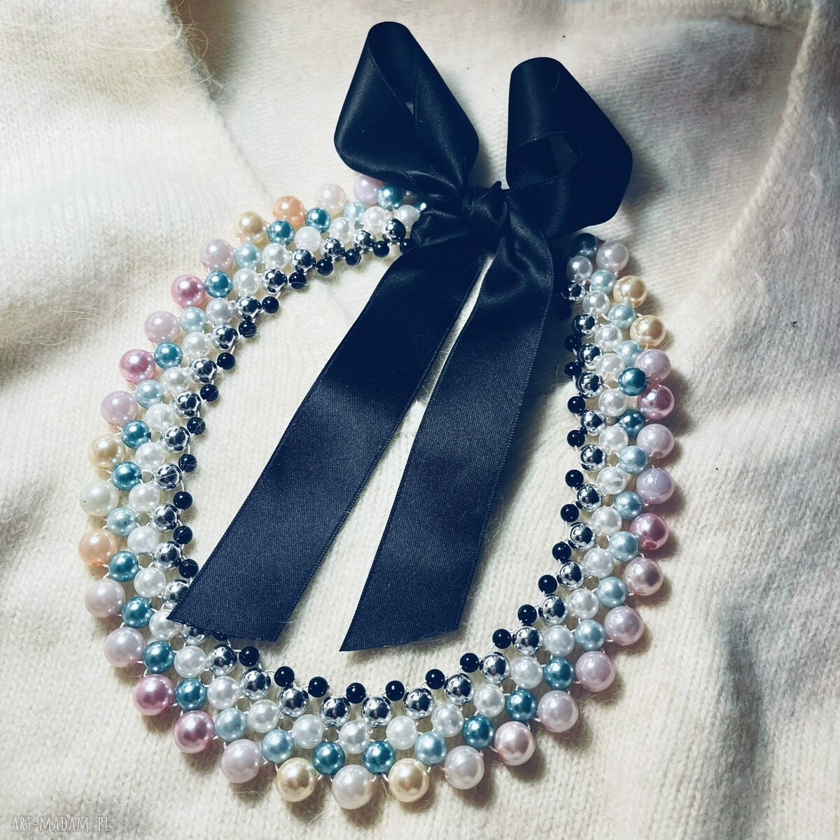 Kołnierzyk z perłowych korali - zamówienie indywidualne Bead Story