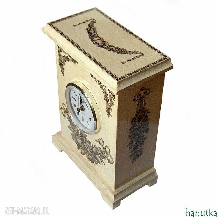 Zegar kominkowy Hanutka z drewna lipowego - ecru, decoupage i efekt porcelanowy