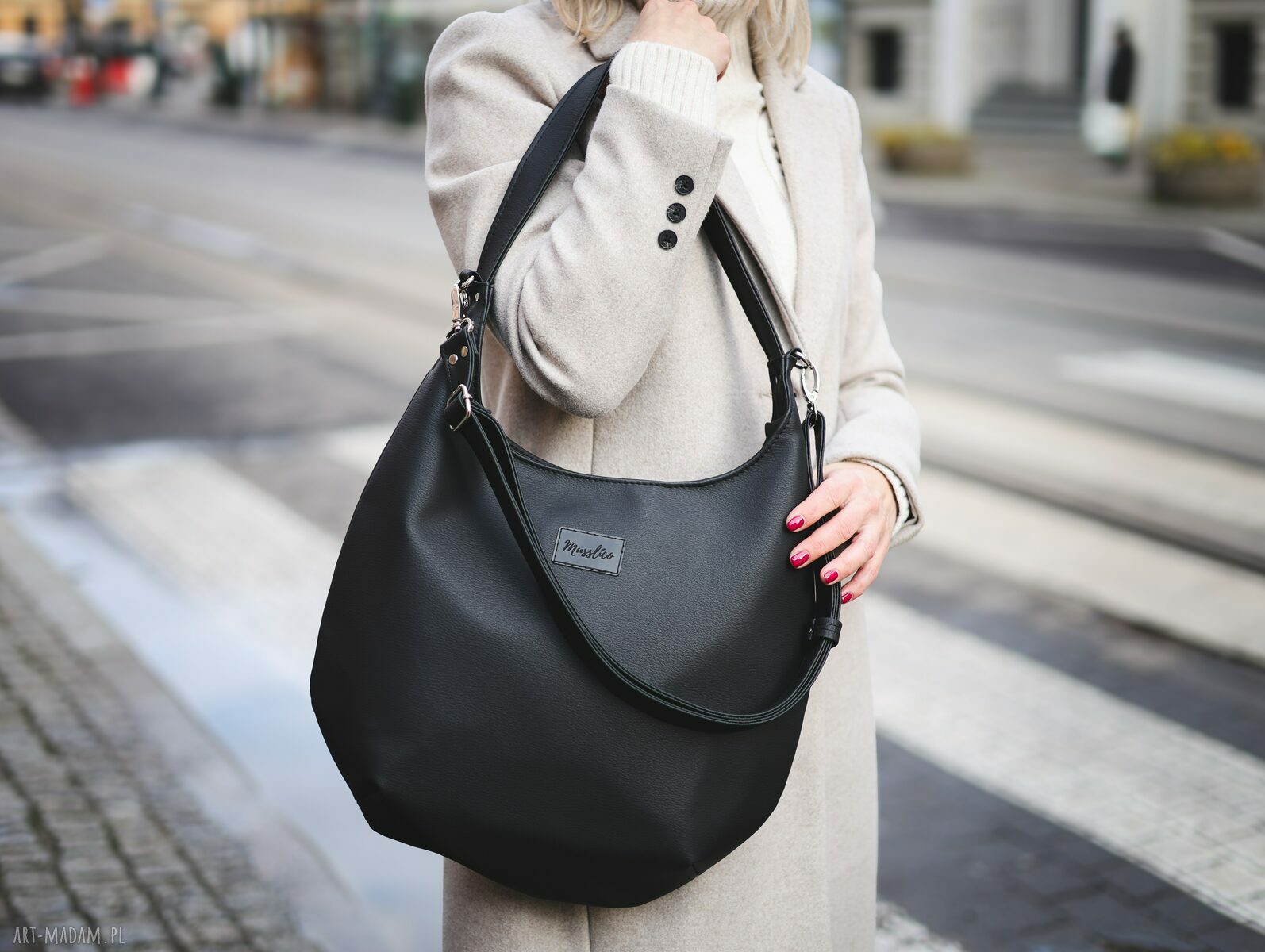 Czarna torebka hobo na ramię - Musslico, zamów podobny model