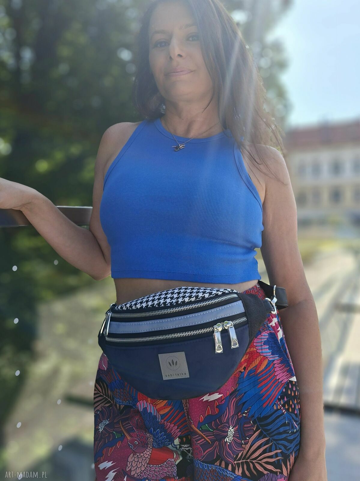 Zamszowa nerka Idaho w odcieniach niebieskich