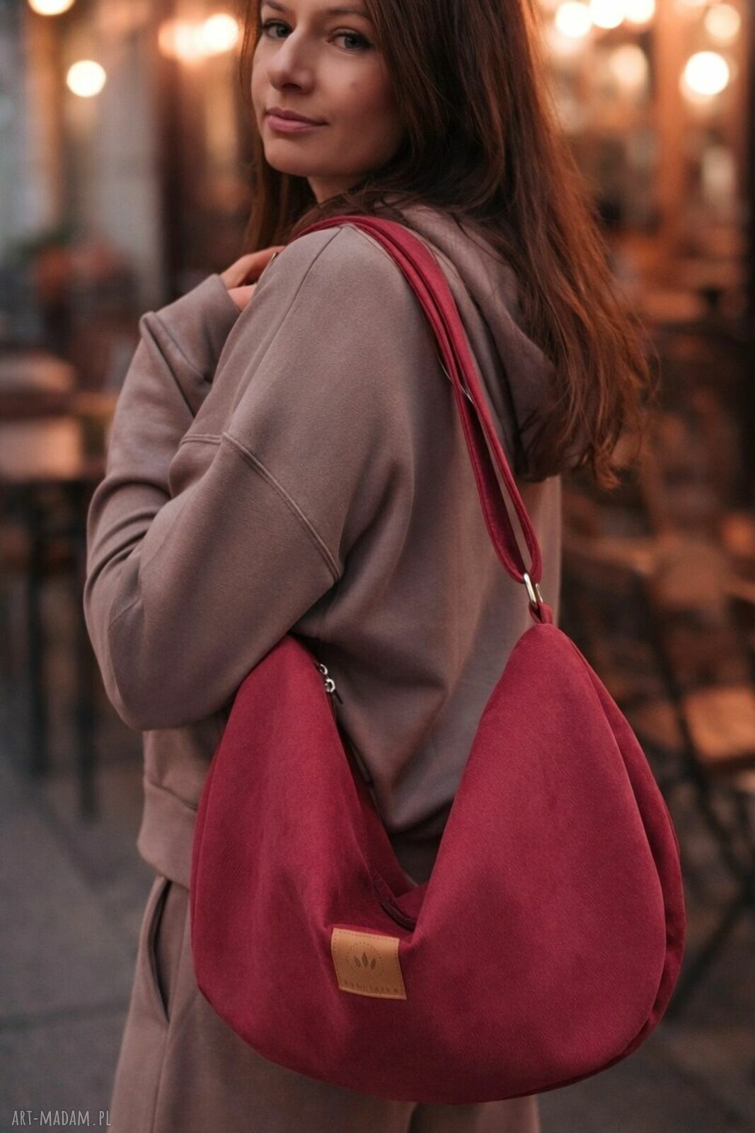 Zamszowa torba hobo w czerwieni - worek na ramię handmade