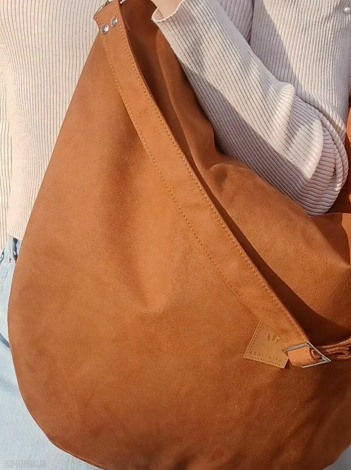 Brązowy worek hobo z zamszu ekologicznego na ramię - pojemna torebka na co dzień