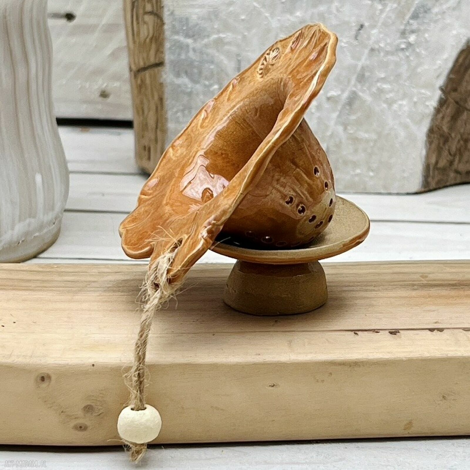 Ceramiczny zaparzacz z pokrywką do herbaty liściastej i ziołowej