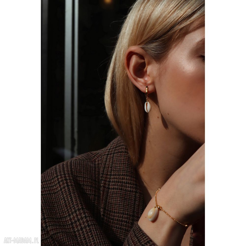 kolczyki: Kolczyki z muszelkami z różowego złota ręcznie robione